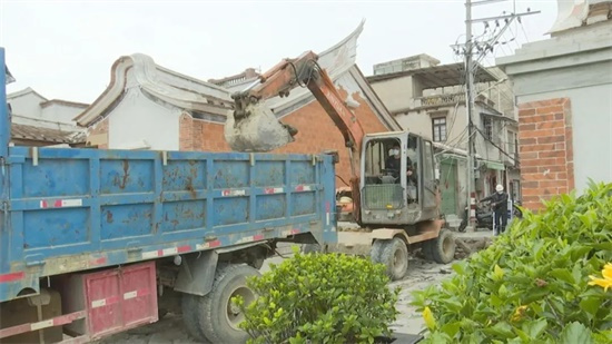 【城市建设】古城保护开发（一期）启动工程：龙眼营道路改造项目复工