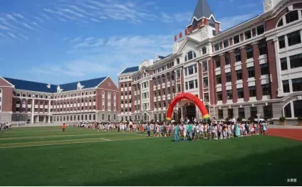 区域内oto国际幼儿园荟萃中,美,英,意等国卓越教育理念,配套设施醇熟