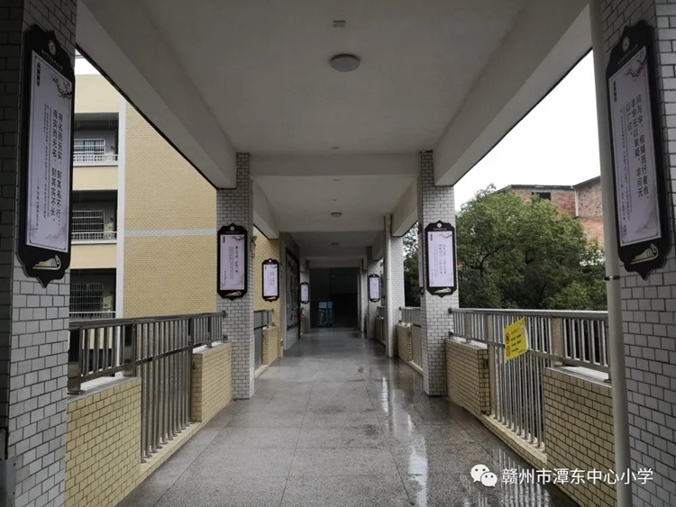 喜报：赣州市这所学校通过省级文明校园复评