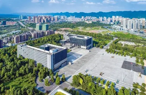 (璧山区政府实拍图)