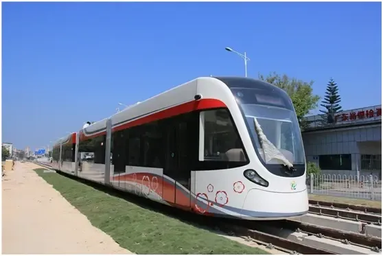 有轨电车1号线模拟运行 长岭居即将迈入双轨时代