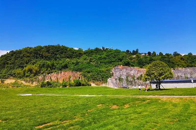 州城惊现3万平米草坪公园 紧邻清江新城