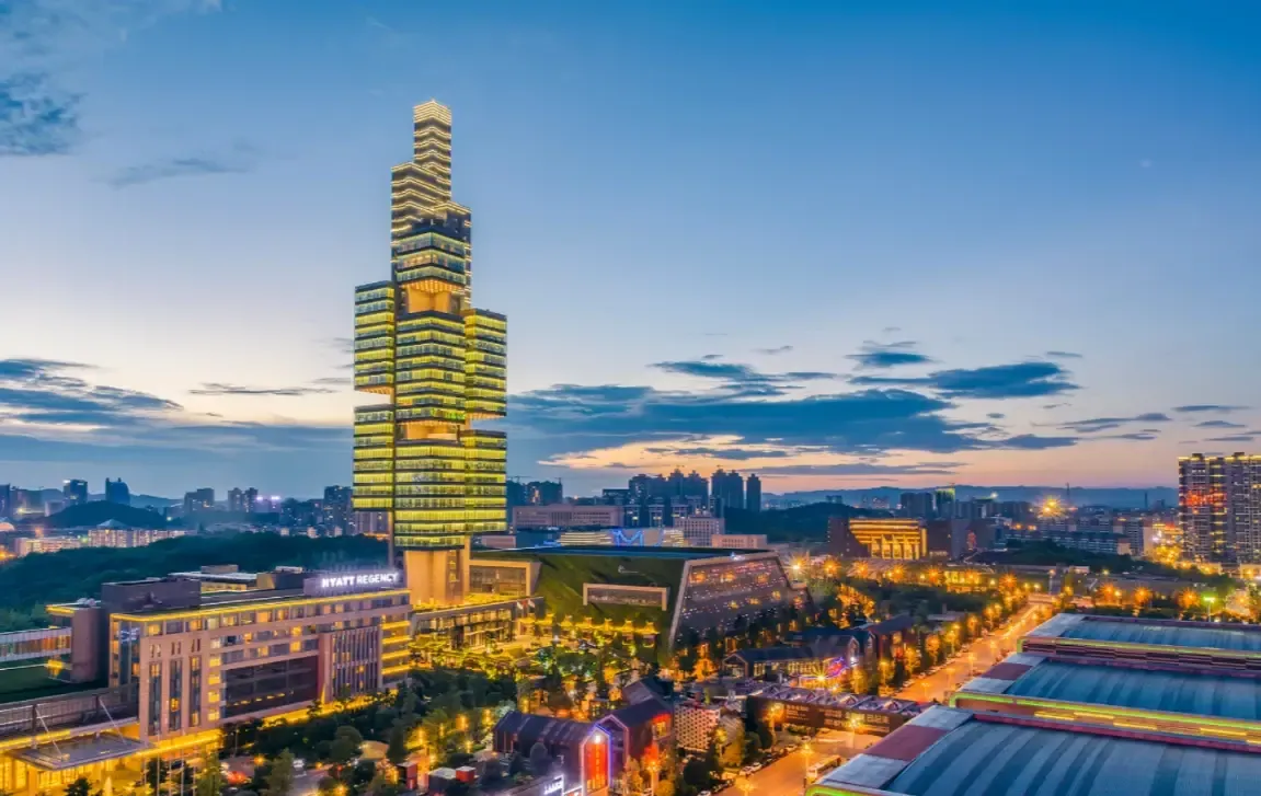 其中国际生态会议中心,作为西南地区功能配套最完备,设施进的多功能