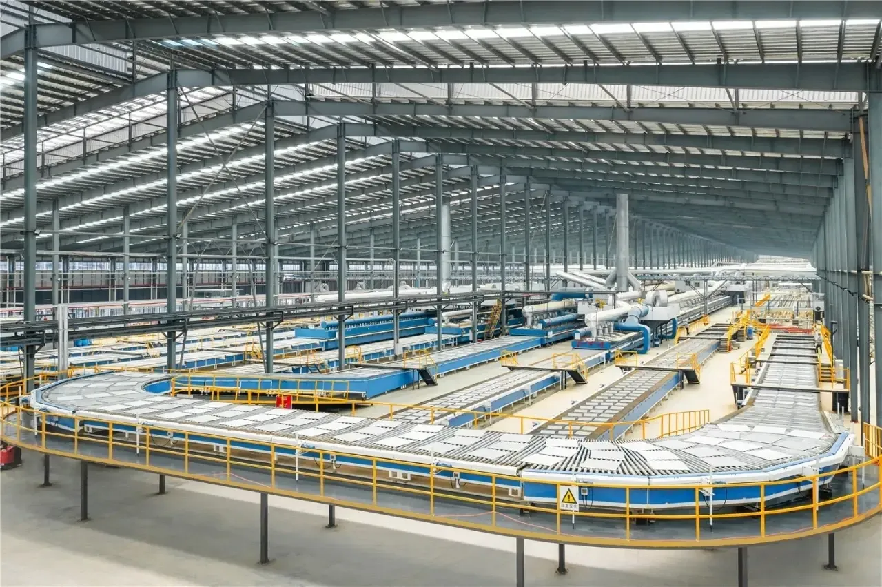 蒙娜丽莎广西生产基地占地1613亩,打造集产,供,销,研于一体的陶瓷原料