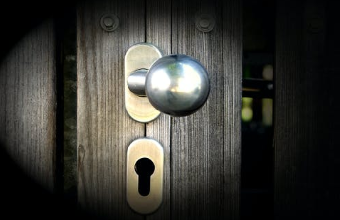 怎样挑选防盗门？关键不在门，而在于锁！