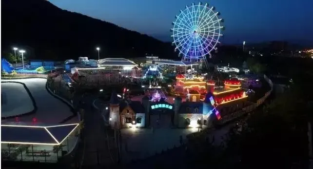 快速路)市内公交45路至紫金湾下车游乐场地址:抚宁区紫金山公园南侧6