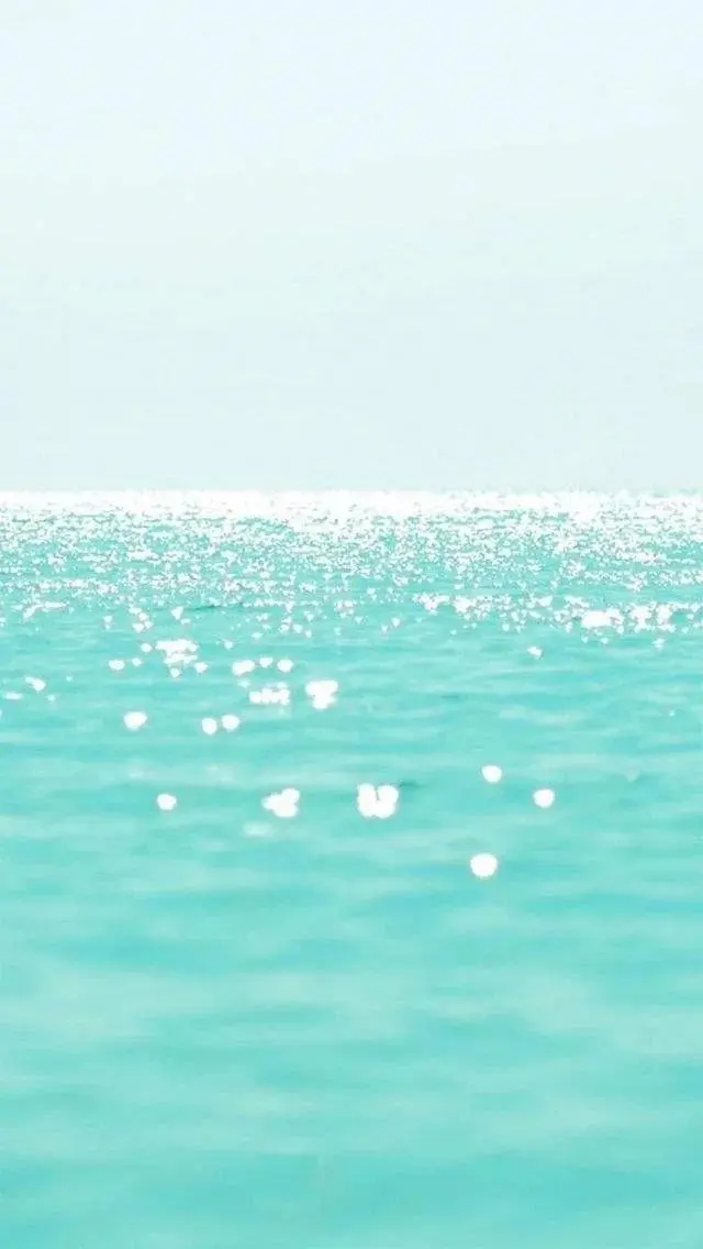 颜色时而自然甜美时而优雅清新便是薄荷绿时常和蒂芙尼蓝混淆大概像