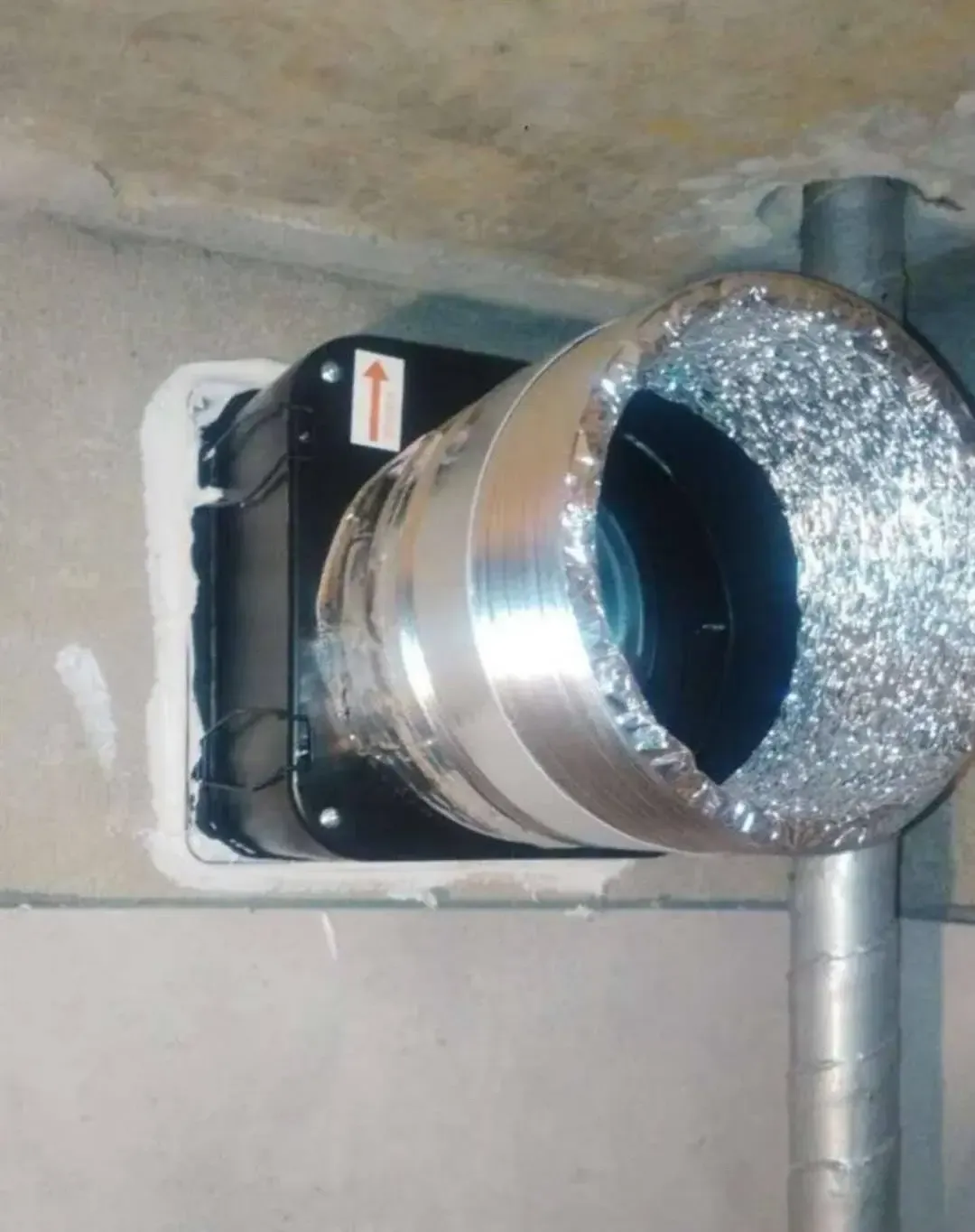 在黄岛装修,厨房排烟孔别随便开,需要提前确定止逆阀的形状_房产资讯