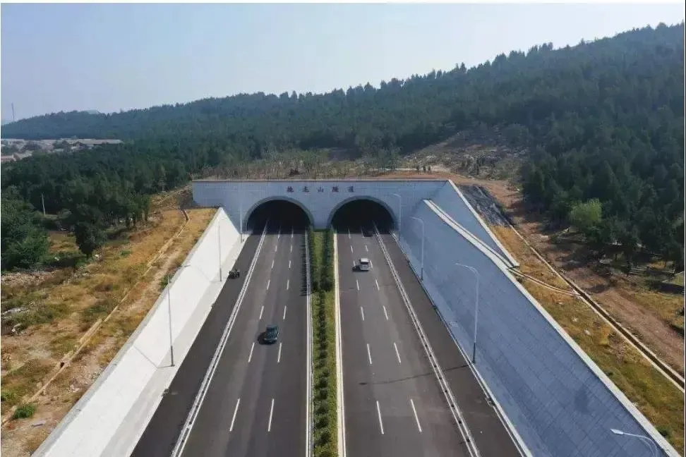 图片来源网络高新公交路线焕新,拖龙山隧道通车地铁6号线比邻(规划中)