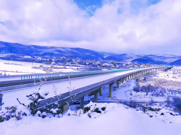 预计年底建成通车!云南藏区条高速公路——香丽高速最长隧道全面贯通