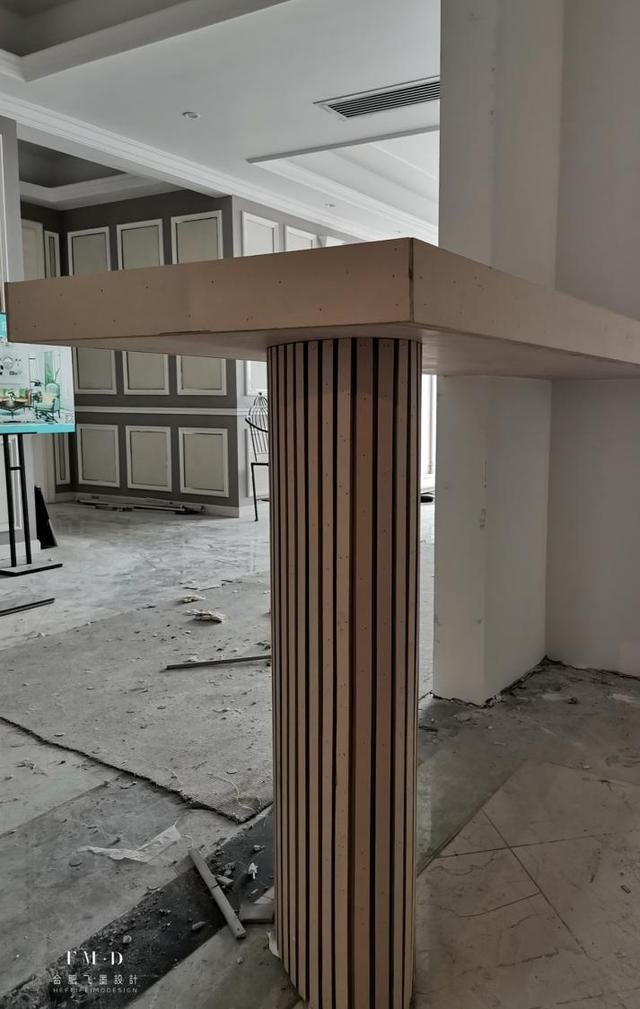 木工方柱子包成圆柱子图片