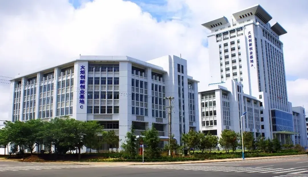 哈工大威海创新创业园,山东大学威海科技园,火炬创新创业基地等一批