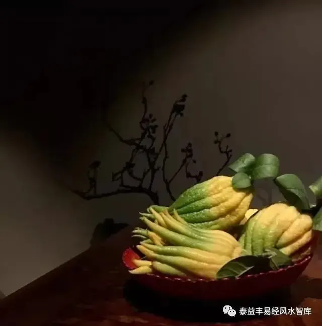 风水吉祥物:佛手,恰如佛祖之手,仿佛可以指点迷津,得"福寿"