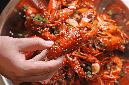 【春风十里】2米龙虾锅惊现，速来围观！！！