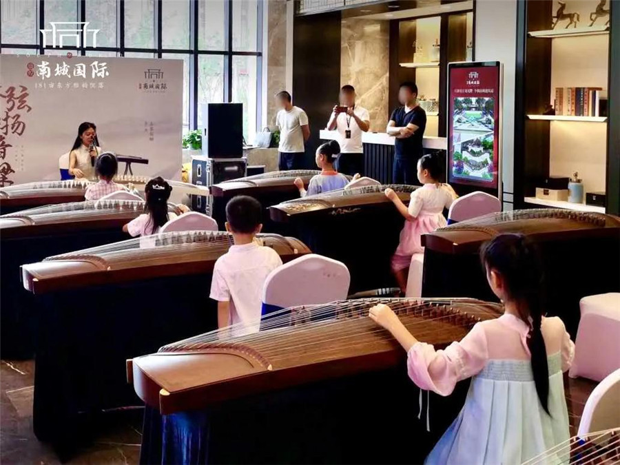 盛煌·z南城国际四艺课堂 | 古筝传国粹，开启国风四艺的文化之旅