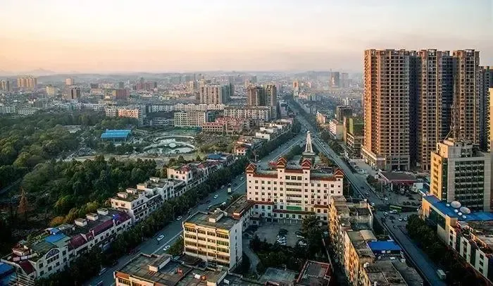耒阳市是湖南省城区面积,城市人口的县级市,也是湖南省批省直管县级市