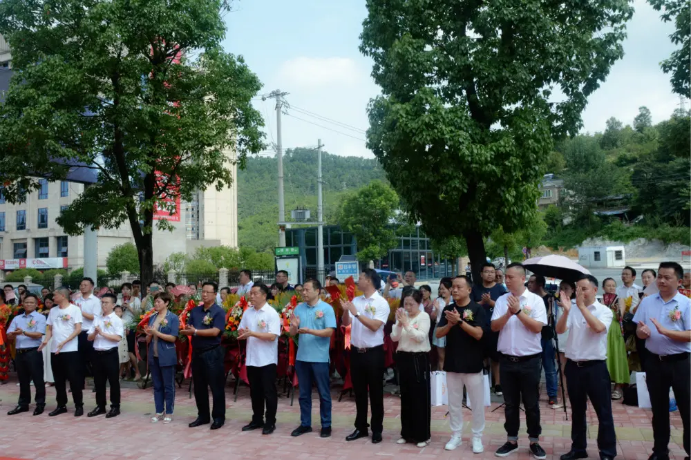 时代沉淀 重回中心｜遵投·红樾东方城市展厅耀世开放！