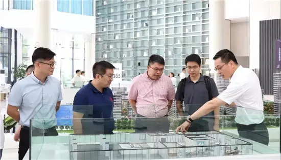 新疆伊宁市市委常委孔南钢一行莅临温州万洋科技众创城考察指导