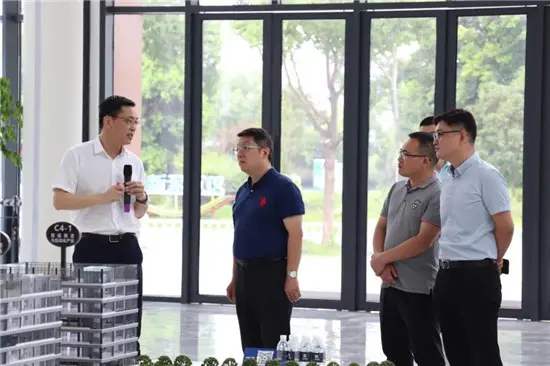 新疆伊宁市市委常委孔南钢一行莅临温州万洋科技众创城考察指导