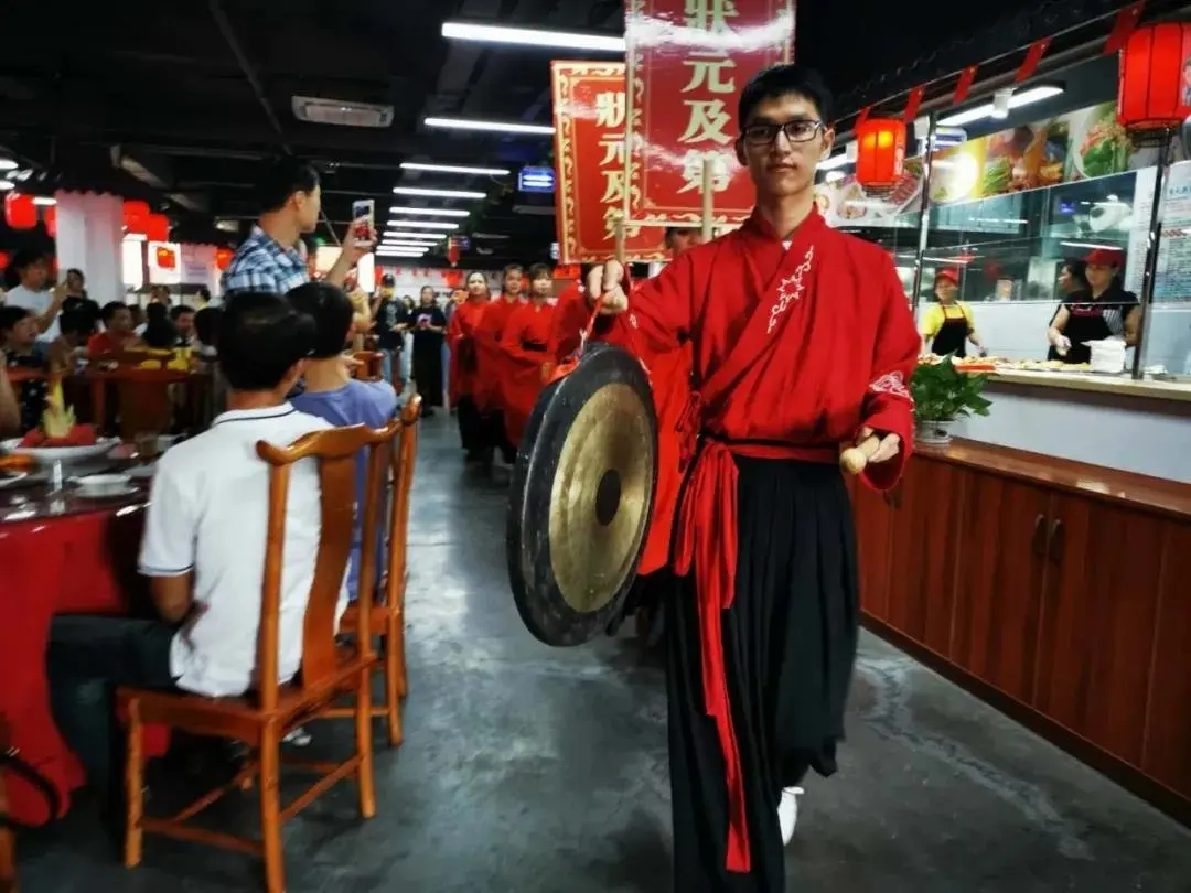 【现场报道】盛大喜庆的庐陵老街谢师宴，火了！！