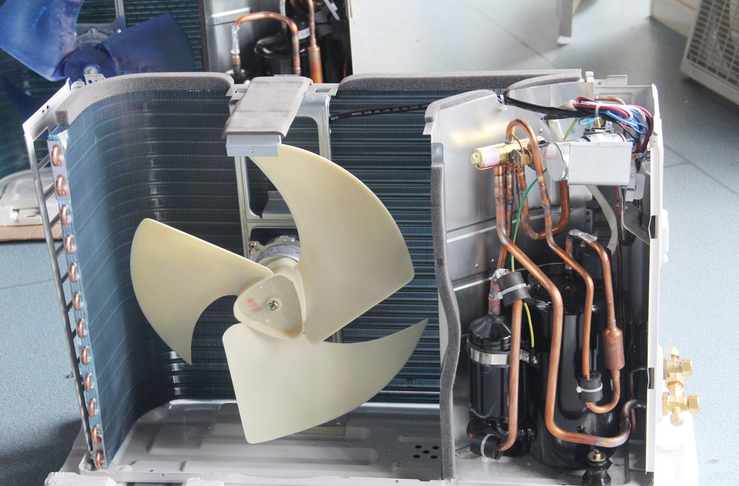 换热器空调的换热器(外机冷凝器和内机蒸发器),跟压缩机,节流装置