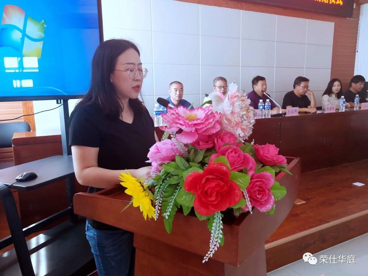 涿鹿京西亚太房地产开发公司给老师送去节日慰问