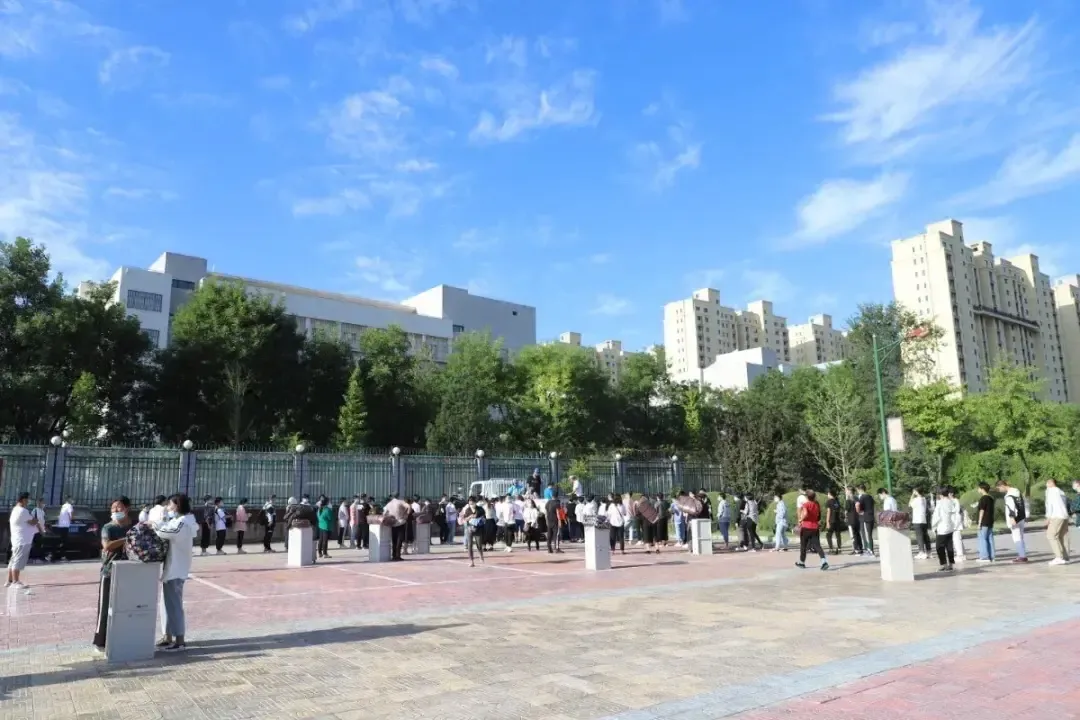 唐山二中实验学校(原唐山智仁高级中学),是唐山市路南区政府与唐山市