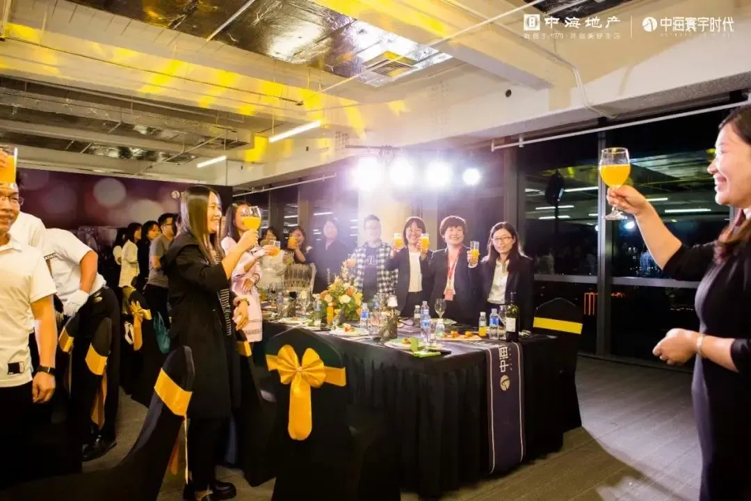 图丨媒体晚宴现场图匠心中海深研人居生活需求,以更亲地的姿态打造17
