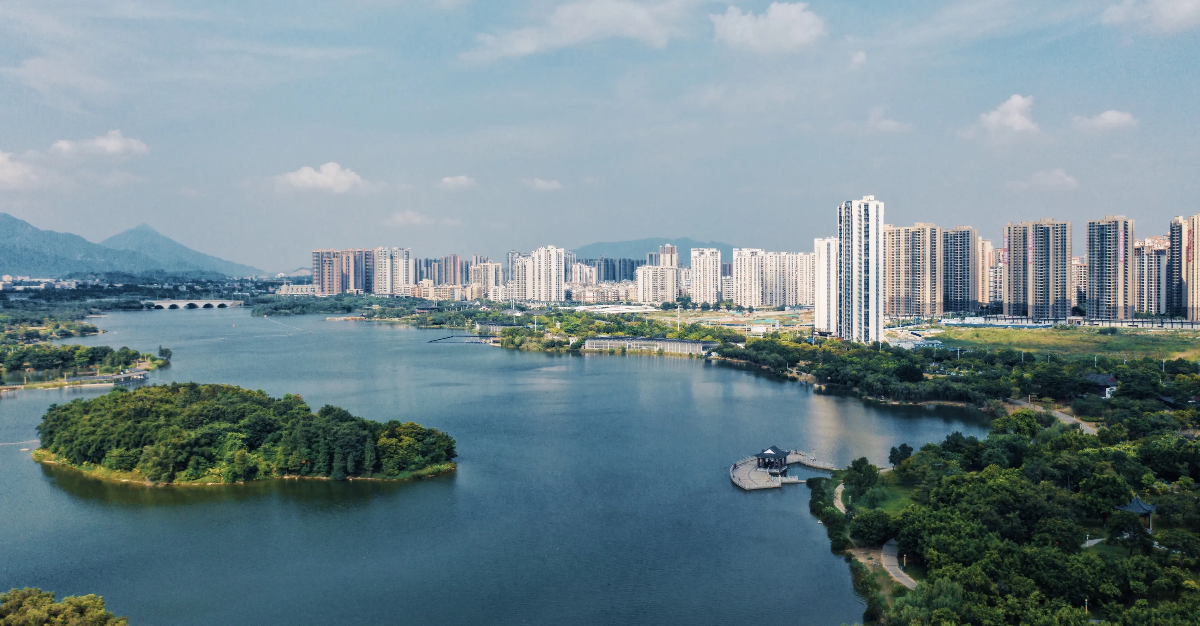 时代水岸3000亩湖光广清城市湖居封面