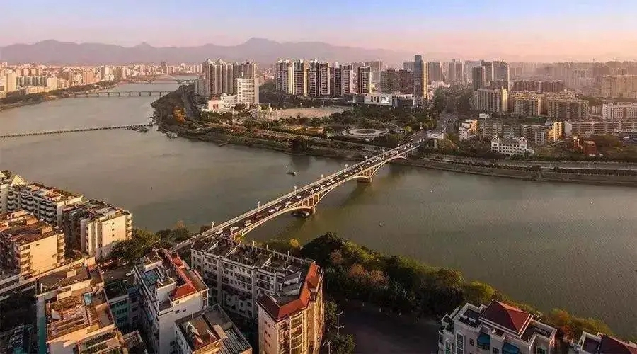 网友建议拓宽南河大桥非机动车道，你怎么看？