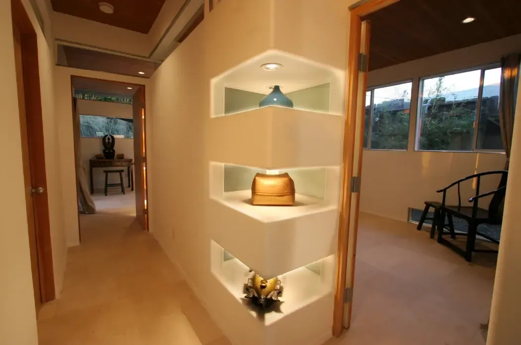 阳转角这点面积我家一定不浪费掉,掏4层壁龛收纳,都说佩服我