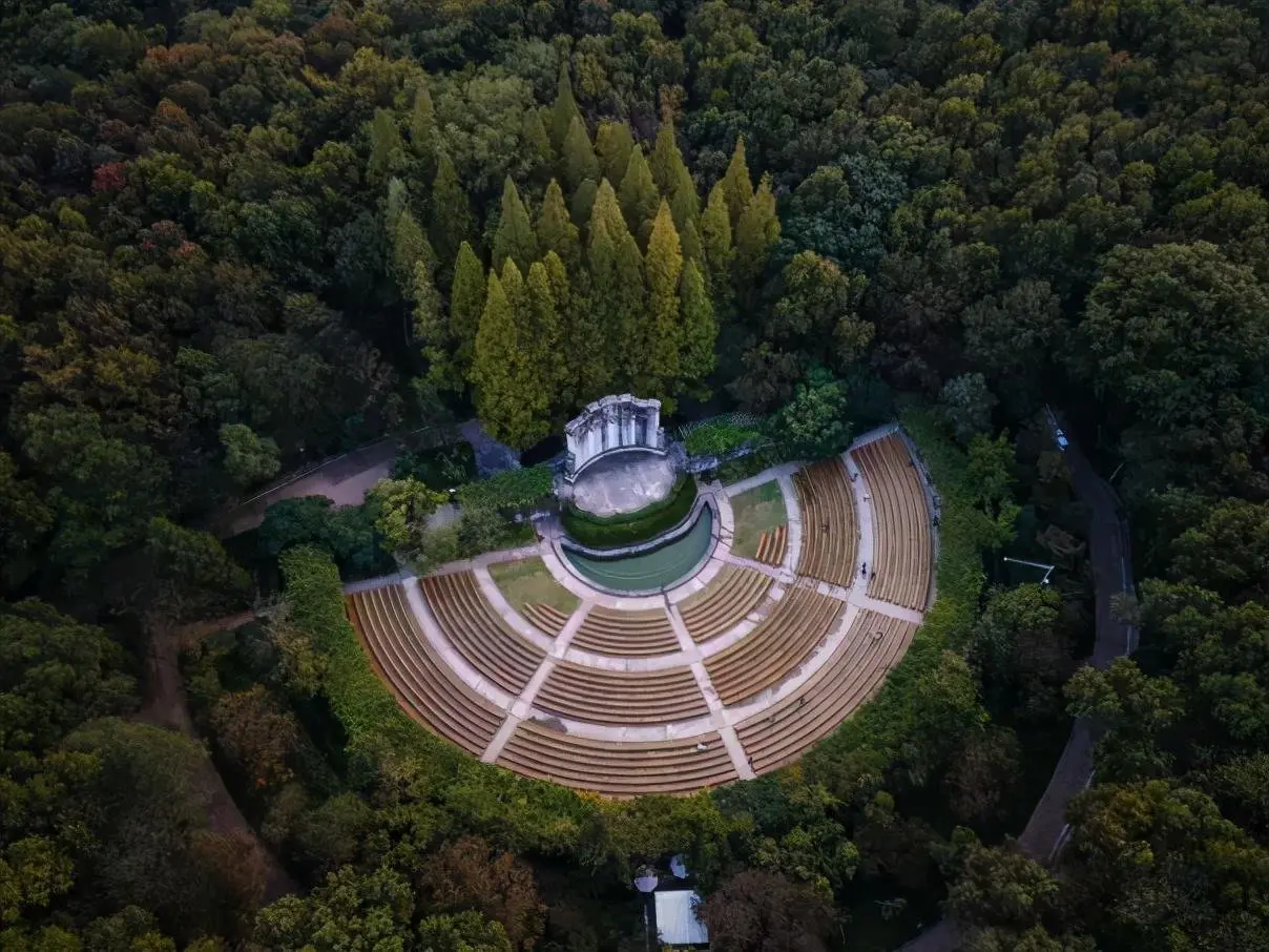 钟山峰景丨初代富人区王者归来定鼎金陵之门