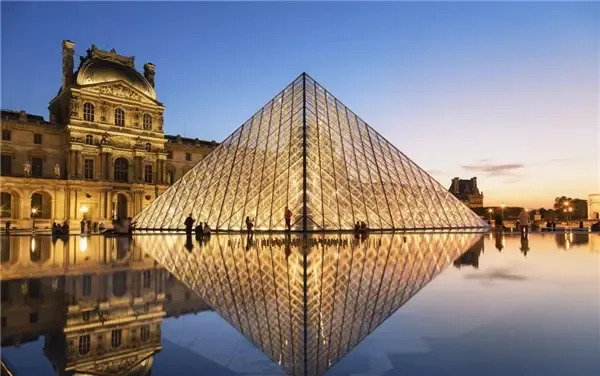 从1851年伦敦水晶宫,到巴黎卢浮宫,再到北京国家大剧院,美轮美奂的