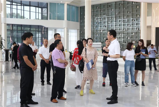 青海省海西州科技局科创中心主任刘玉清一行莅临温州万洋科技众创城考察指导
