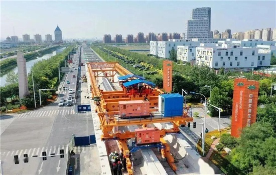 顺利合龙|智慧城旁的滨铁2号线生态城段取得重要节点突破