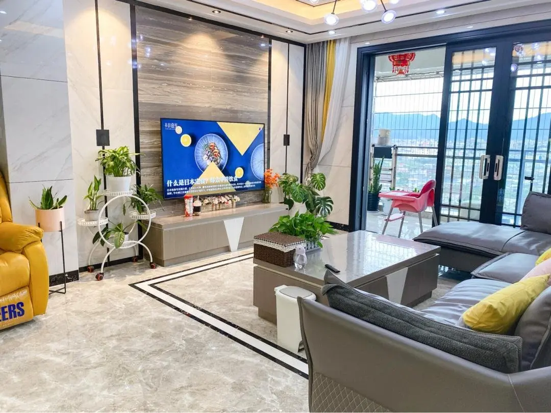 晒一晒刚入住的新房客餐厅瓷砖上墙超大气入户就被吸引住了