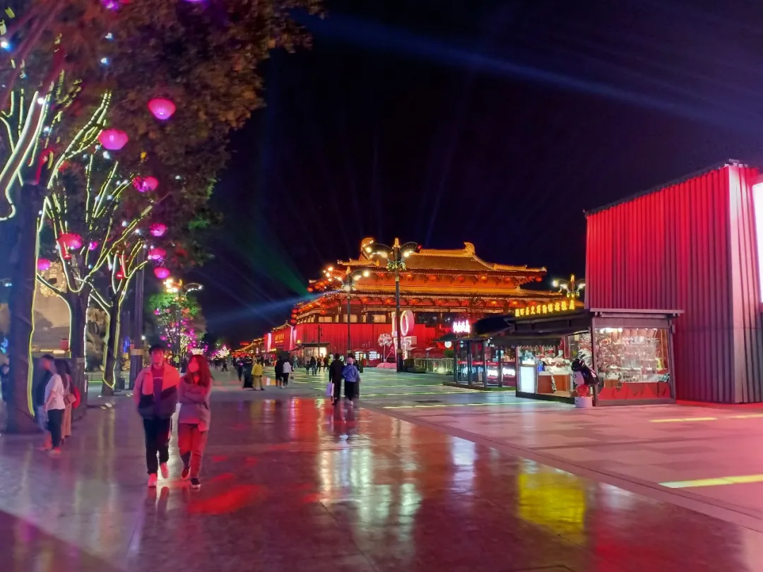 解码西安大唐不夜城：用做乐园、做秀场的思路来打造商业街区