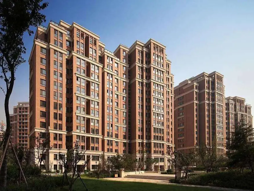 一梯两户的房子东户好还是西户好内行人比较四点得出答案