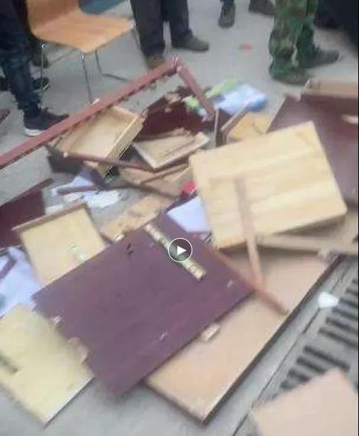 惊呆！海门城南江海路这个新楼盘：项目办公室被砸，大门被堵！