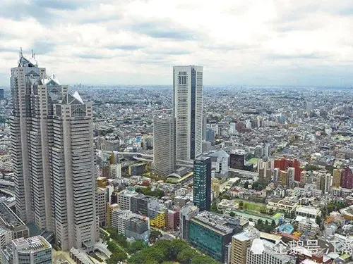 前11月全国房地产开发投资同比增6.8%