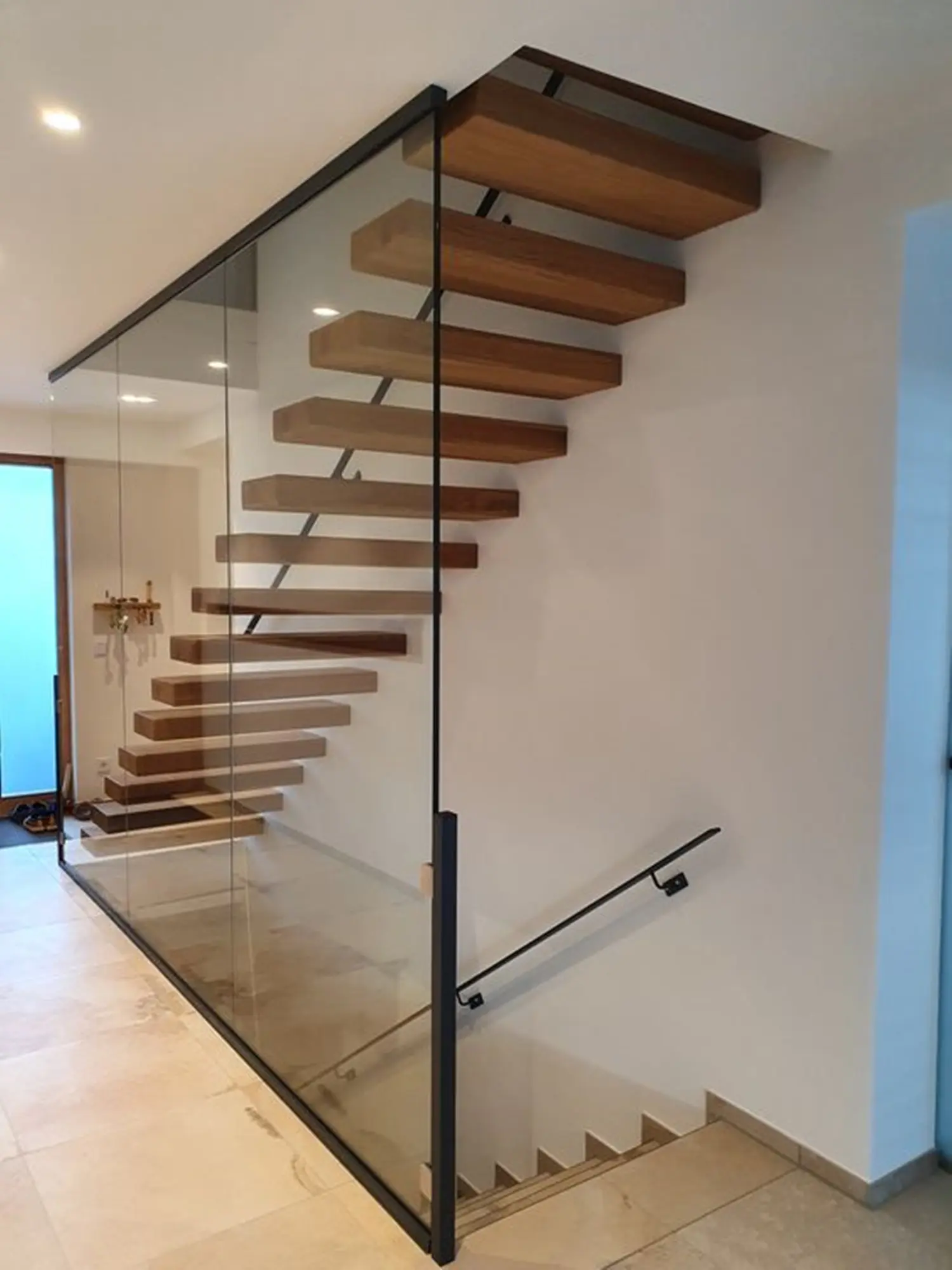 复式这么装不亏二楼玻璃护栏装到顶采光亮堂堂不比砌墙实用