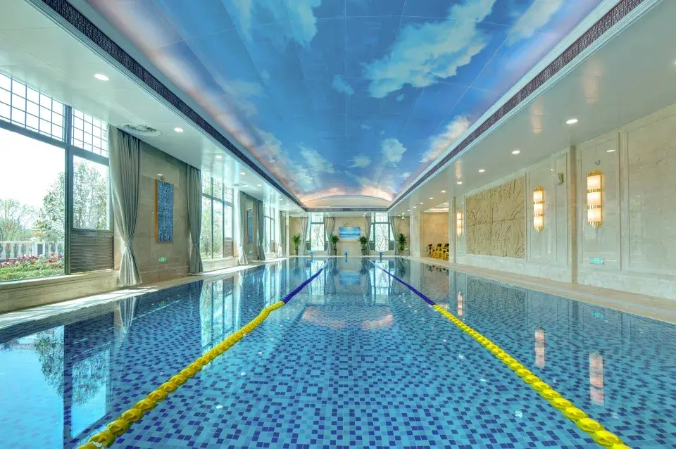 ③ 项目规划医疗用地,不用担心家人的头疼脑热了;④名仕会所,九大功能