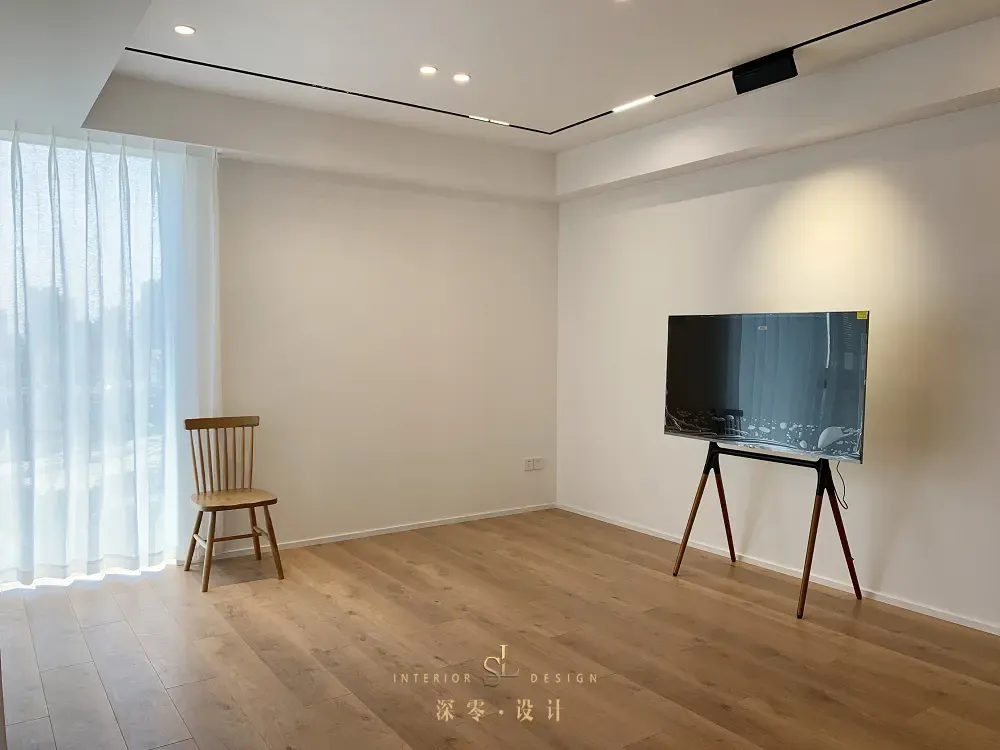 立马想拎包入住她家97㎡,没有沙发没有茶几,空旷客厅温馨不减