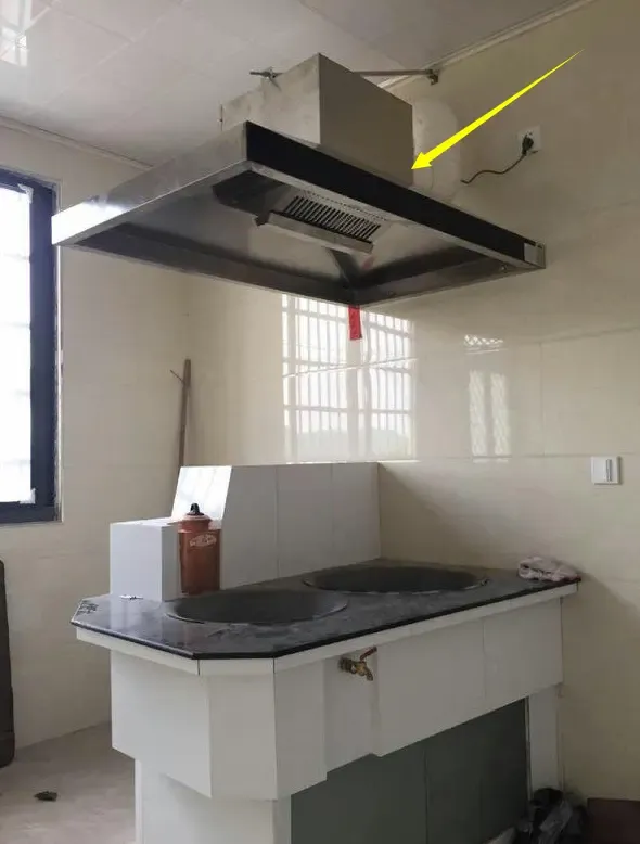 农村地锅排烟慢炒菜呛得流泪亲戚装个油烟机厨房全村最干净