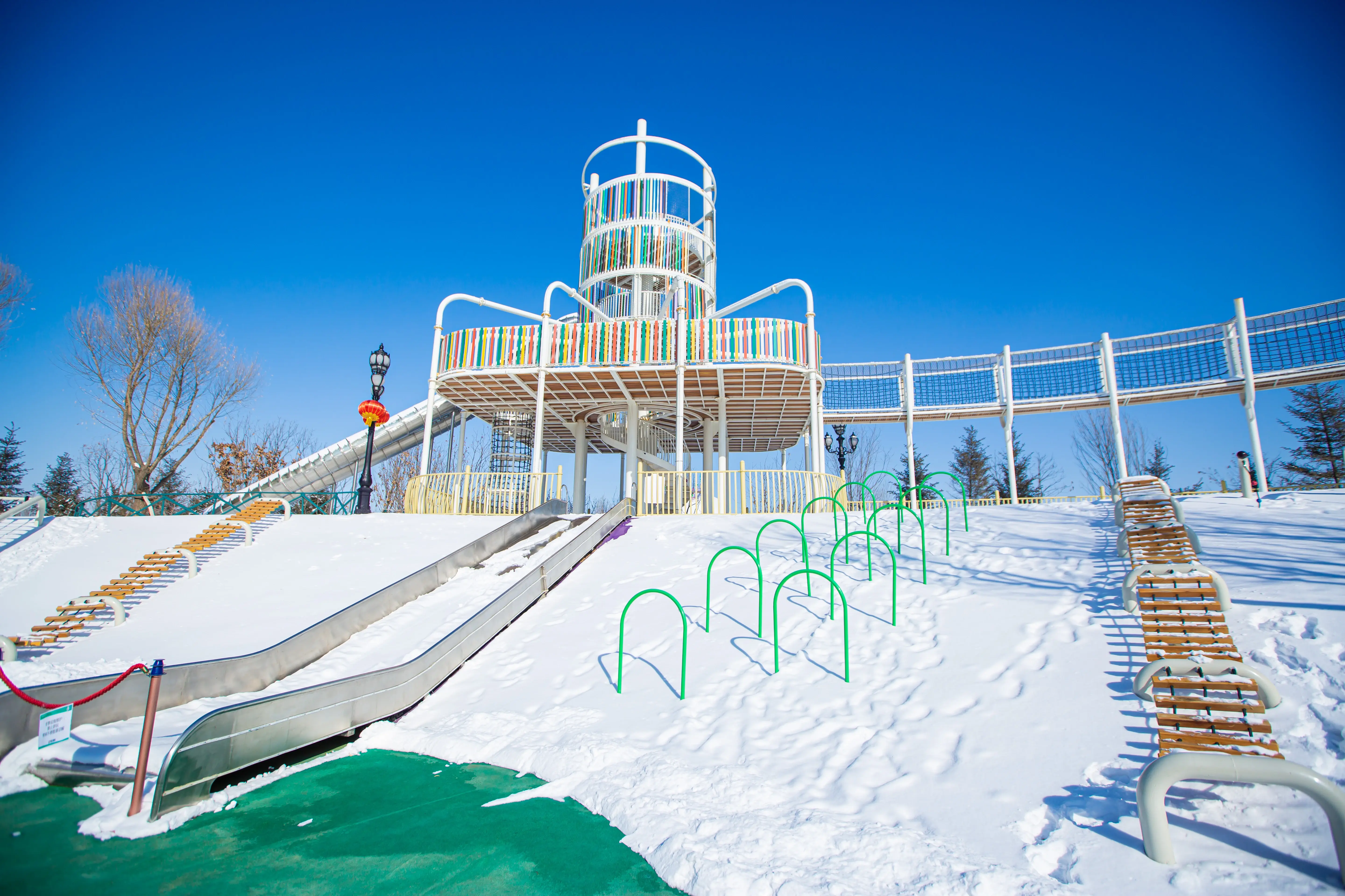 的声音想从雪山上一冲而下【冰上游乐区】赶紧约上朋友家人来体验冰