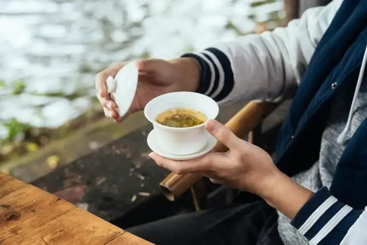 以茶为伴,共享早春缕鲜爽品茶味,尝茶趣,识茶心到成渝四盘品一盏上好