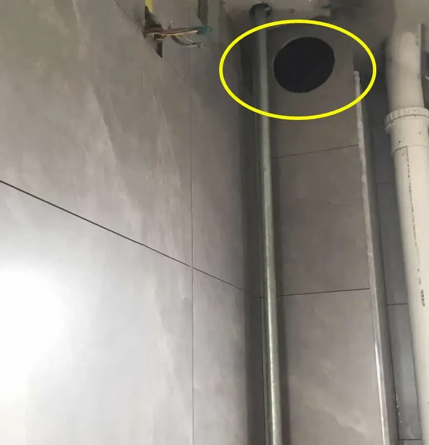 厨房装修燃气管把烟道口挡了装不了止逆阀天天串味谁受得了