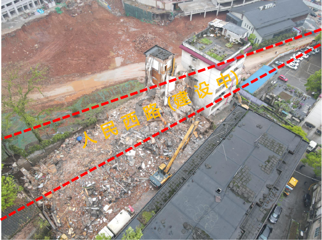 重大利好|人民西路建设红线内的两栋建筑物成功拆除，预计年底建成通车！