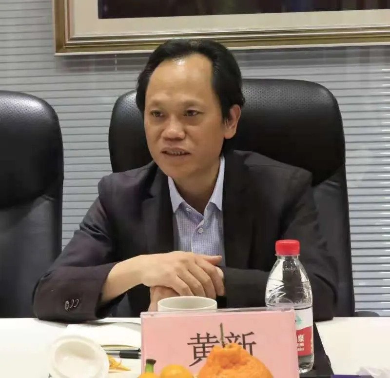 基金会理事长黄新向陶仁田会长一行介绍了真实置地集团的企业发展情况