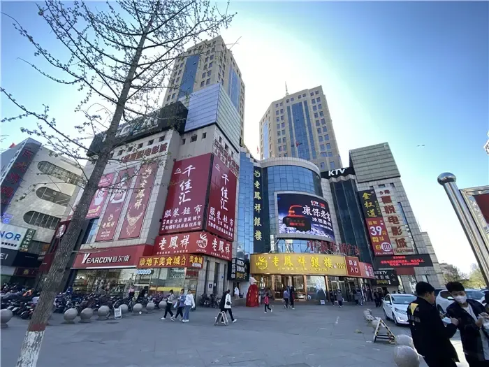 人民公园步行街张家口这座古城焕发新气息